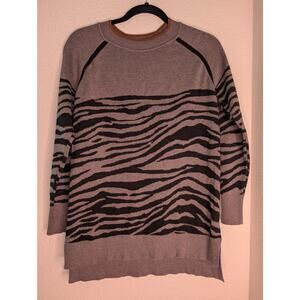 Lysse New York Women's Animal Print Ribbed V-Neck Sweater M